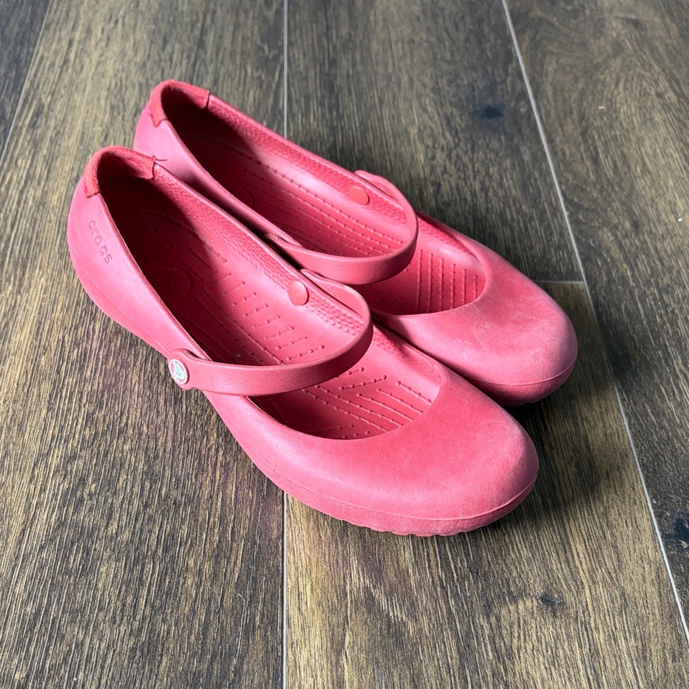 CROCS Women's red Mary jane ballet Flats